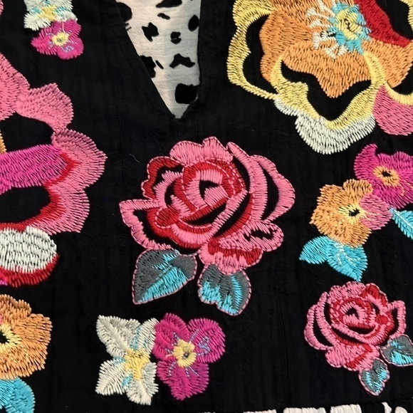 Savanna Jane Cassandra Embroidered Top Medium - Picture 5 of 8